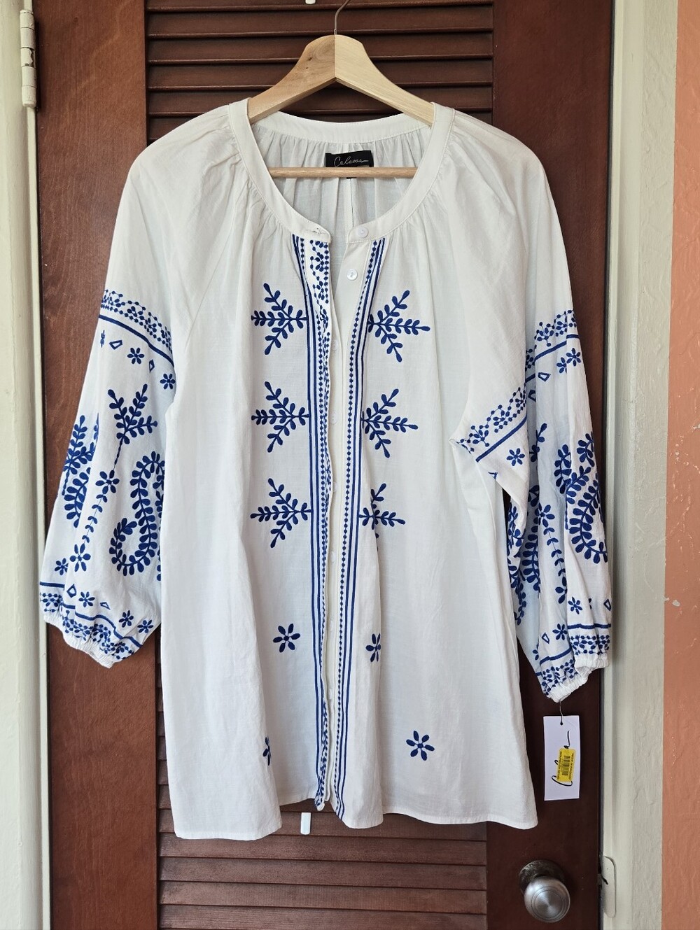 NWT Calessa White Blouse With Blue Floral Embroidery, M